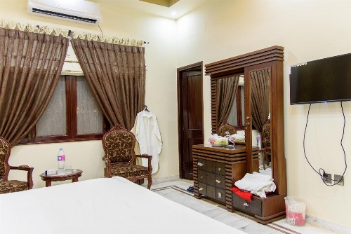 Patel Residency Guest House image 1