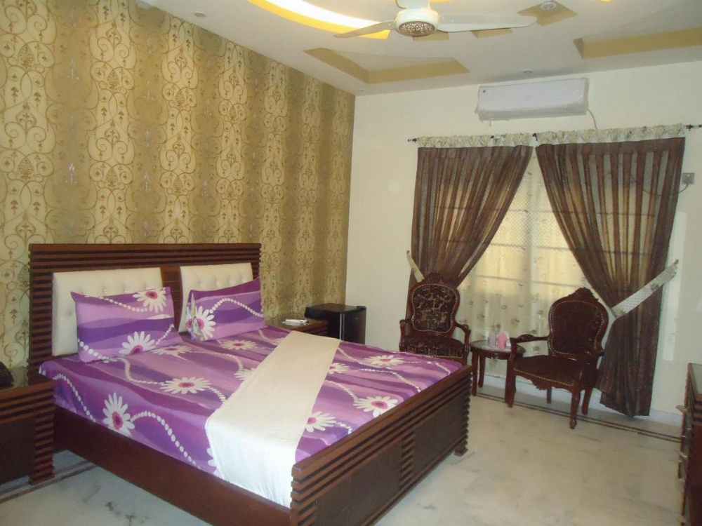 Room image 2