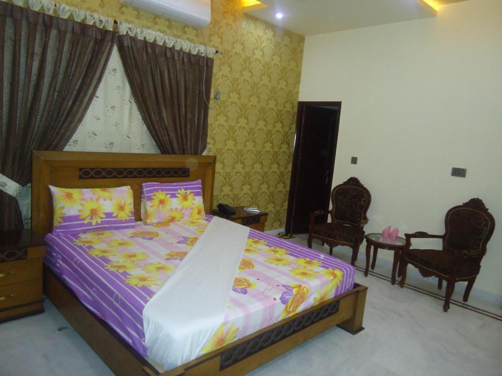 Room image 3