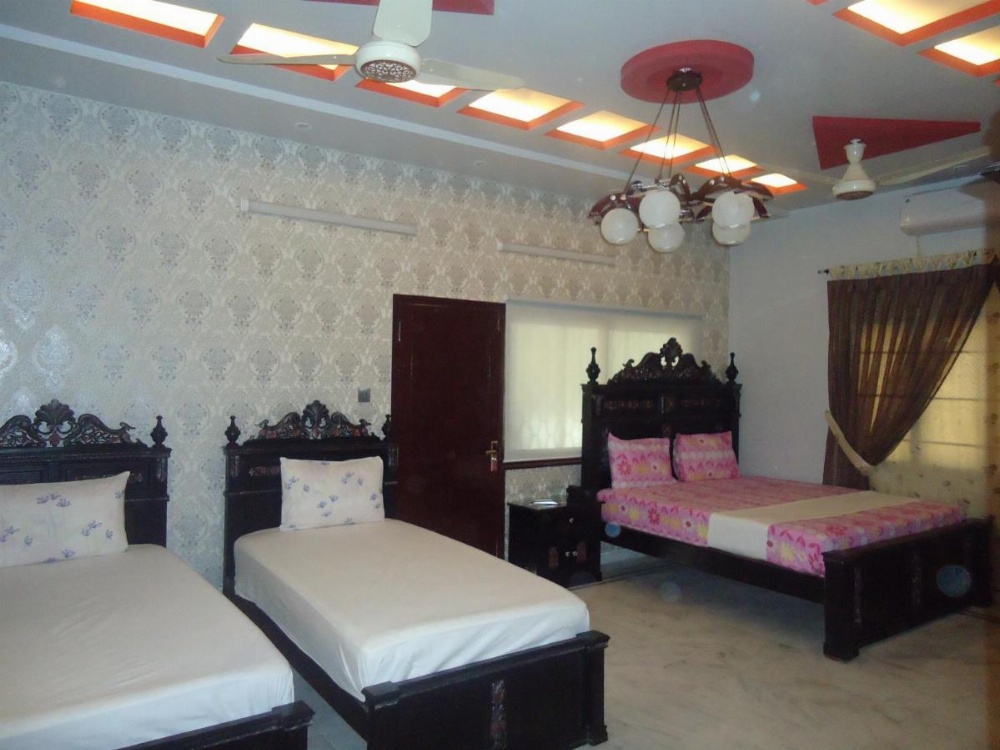Room image 3